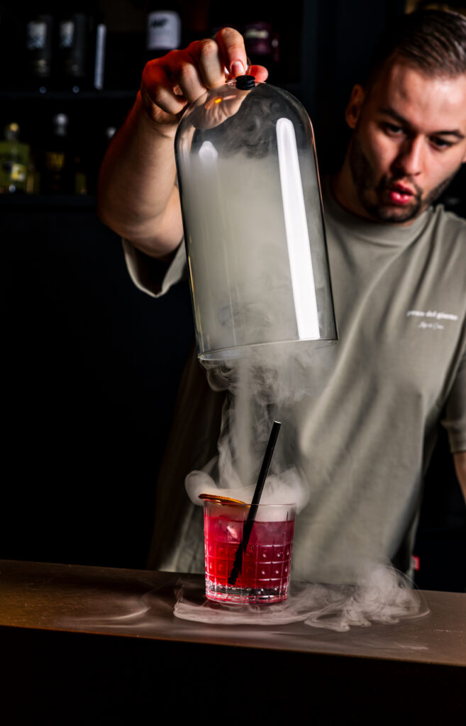 professionele foodfotografie van cocktail met rook